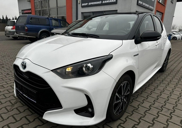 Toyota Yaris cena 69900 przebieg: 44000, rok produkcji 2021 z Lwówek małe 466